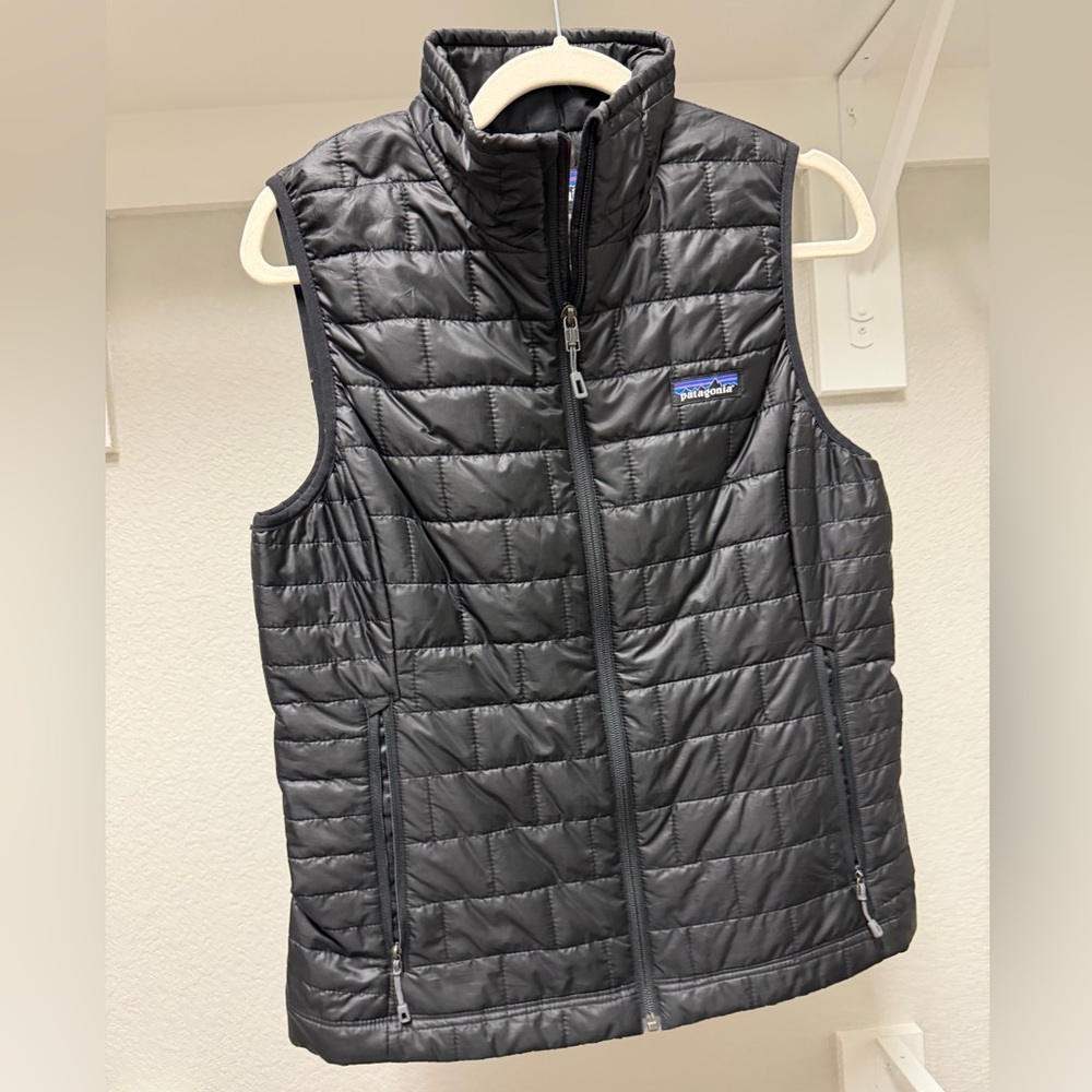 Patagonia Black Quilted Women's Jacket with Logo